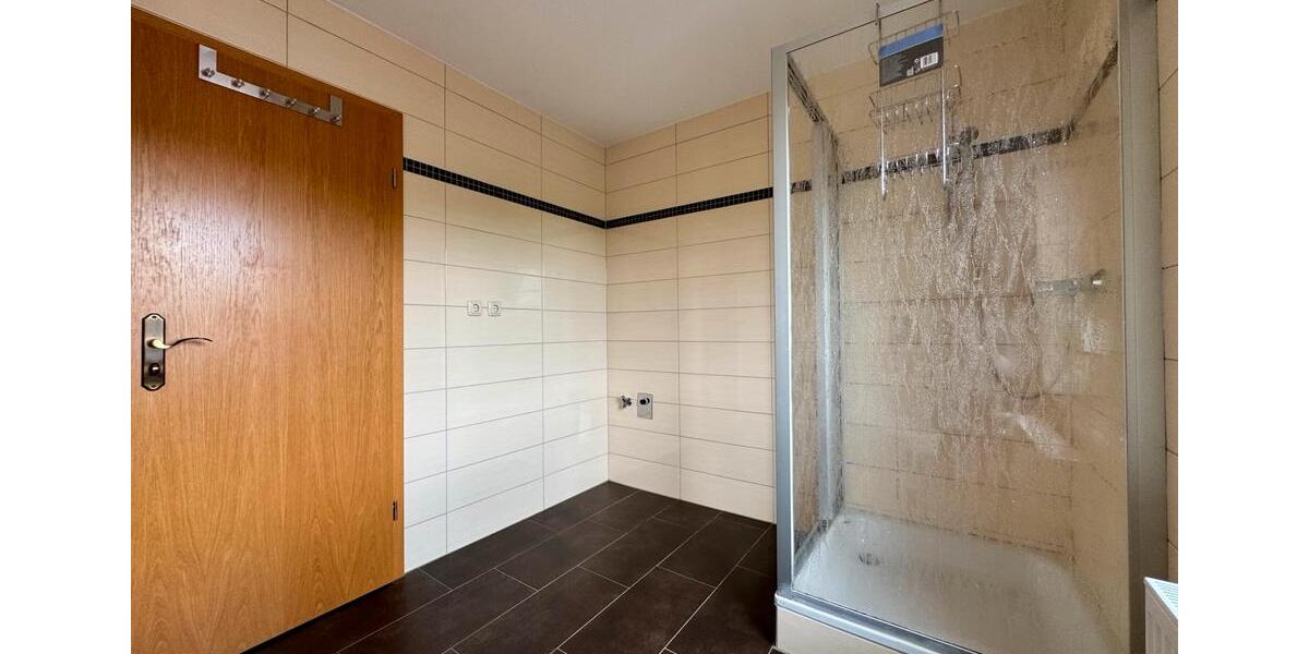 Dachgeschoßwohnung Hosenfeld - 3.5 Zimmer, 100 m&sup2;, 850&euro; | Angebot:26101308
