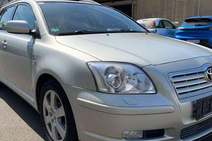 Toyota Avensis 158.000 km 4.950 &euro; Fulda 36037