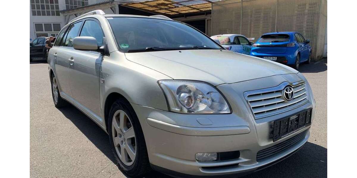 Toyota Avensis 158.000 km 4.950 &euro; Fulda 36037