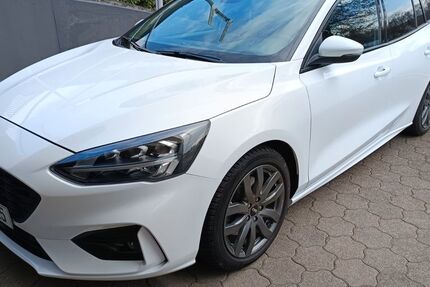 Ford Focus 136.000 km 12.900 &euro; Grebenau 36323