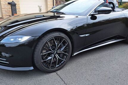 Aston Martin V8 Vantage 5.764 km 152.000 &euro; Schlüchtern 36381