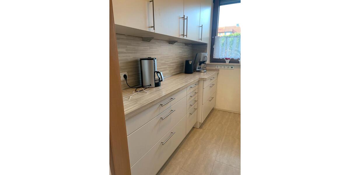 Mehrfamilienhaus, Wohnhaus Petersberg - 8 Zimmer, 220 m&sup2;, 2.600&euro; | Angebot:26239160