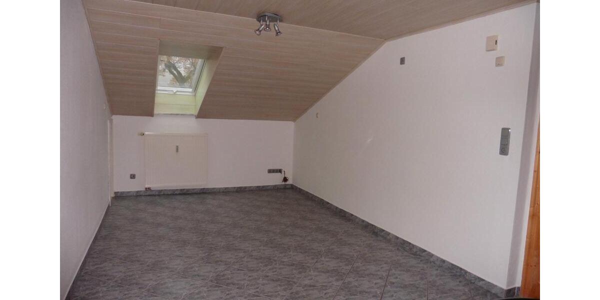 Dachgeschoßwohnung Bischofsheim in der Rhön - 2 Zimmer, 73 m&sup2;, 370&euro; | Angebot:26044243