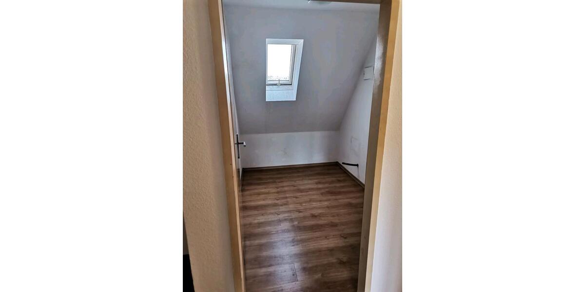Dachgeschoßwohnung Wildflecken - 4 Zimmer, 126 m&sup2;, 95.000&euro; | Angebot:26920298