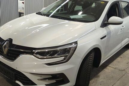 Renault Megane 81.000 km 14.950 &euro; Künzell 36093