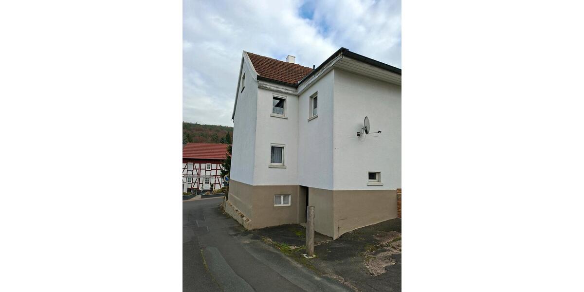 Einfamilienhaus Bad Salzschlirf - 8 Zimmer, 240 m&sup2;, 135.000&euro; | Angebot:23580955