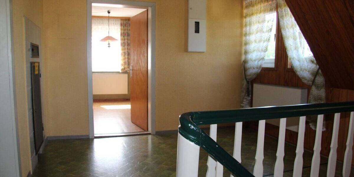 Mehrfamilienhaus, Wohnhaus Herbstein Altenschlirf - 7 Zimmer, 153 m&sup2;, 185.000&euro; | Angebot:26751885