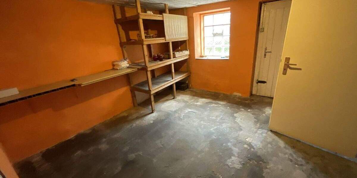 Mehrfamilienhaus, Wohnhaus Bad Brückenau - 5 Zimmer, 187 m&sup2;, 165.000&euro; | Angebot:25668473