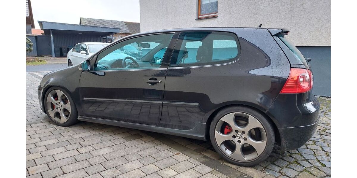 VW Golf 246.740 km 3.300 &euro; Künzell 36093