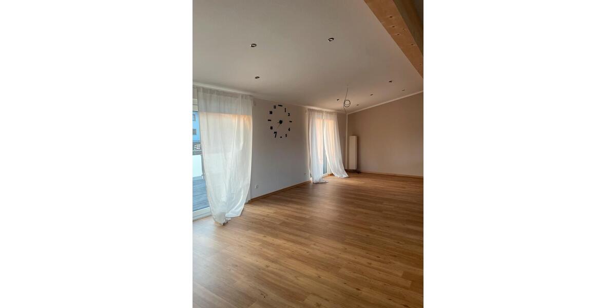 Dachgeschoßwohnung Eichenzell - 4 Zimmer, 145 m&sup2;, 1.420&euro; | Angebot:26497598