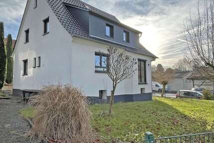 Haus Petersberg - 5 Zimmer, 135 m&sup2;, 450.000&euro; | Angebot:25591926