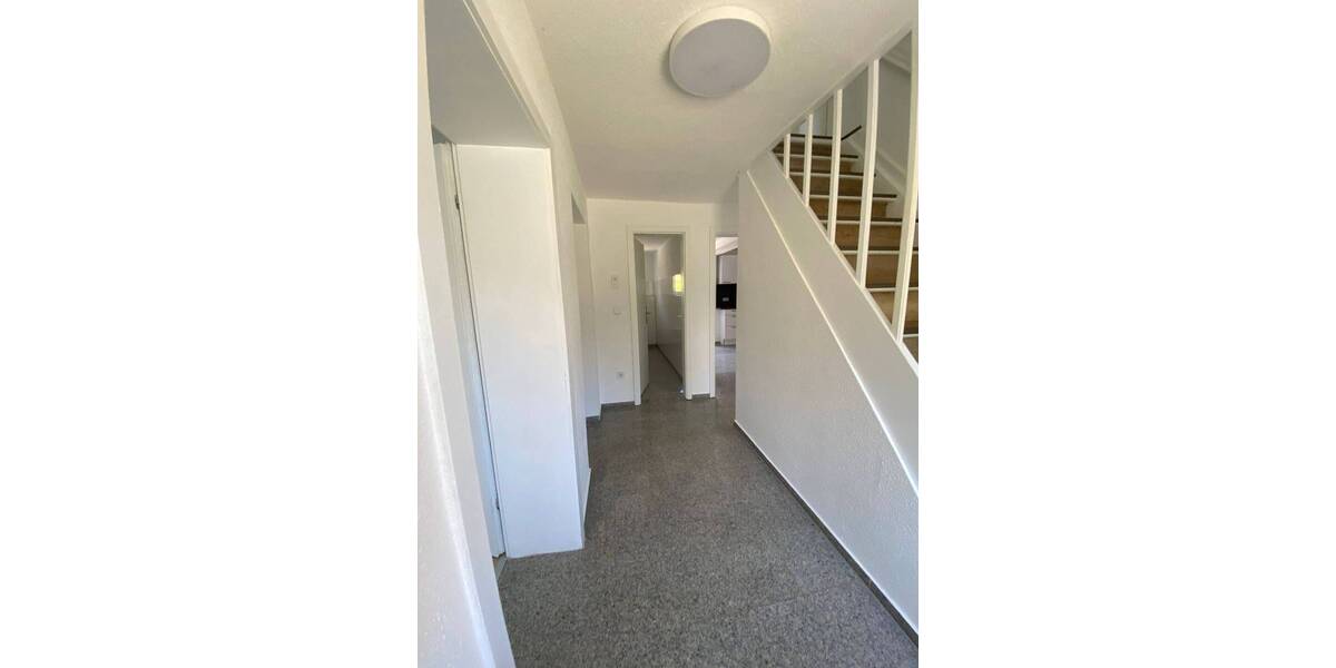 Doppelhaushälfte Großenlüder Uffhausen - 5 Zimmer, 130 m&sup2;, 1.050&euro; | Angebot:26570162