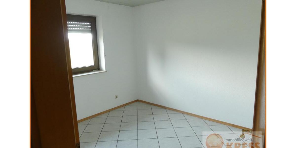 Etagenwohnung Flieden - 4 Zimmer, 136 m&sup2;, 650&euro; | Angebot:25306618