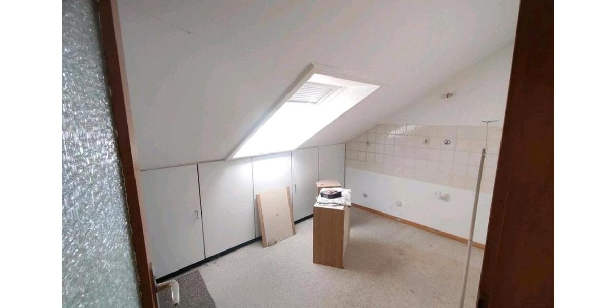 Dachgeschoßwohnung Künzell - 3 Zimmer, 65 m&sup2;, 700&euro; | Angebot:24946551