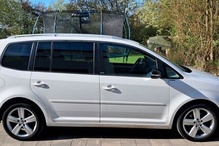 VW Touran 197.000 km 6.500 &euro; Petersberg 36100