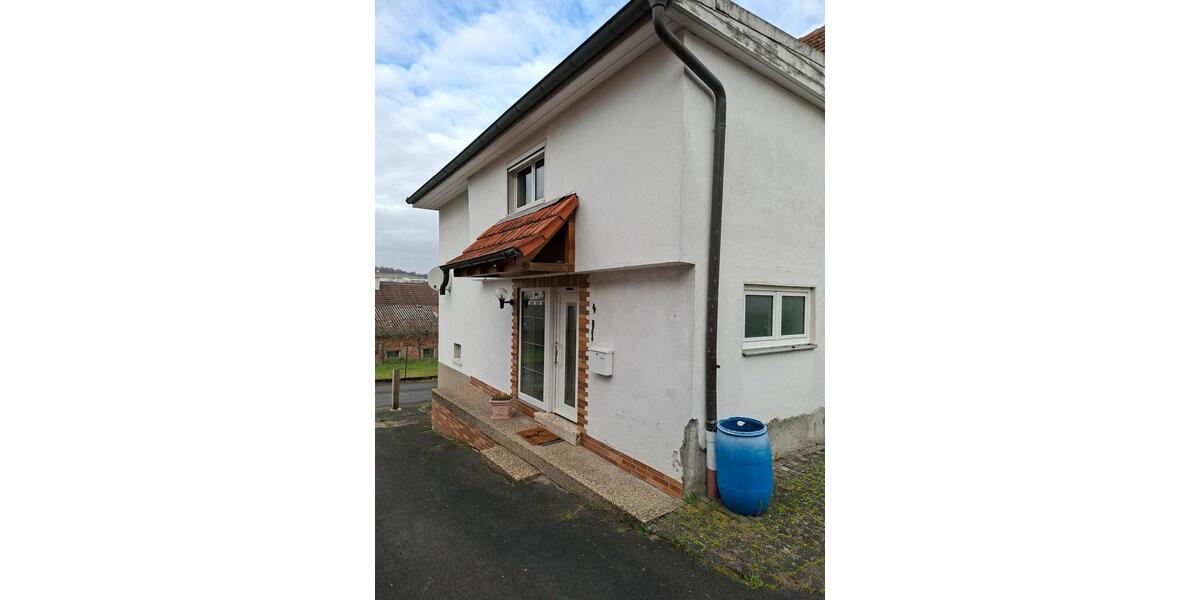 Einfamilienhaus Bad Salzschlirf - 8 Zimmer, 240 m&sup2;, 135.000&euro; | Angebot:23580955