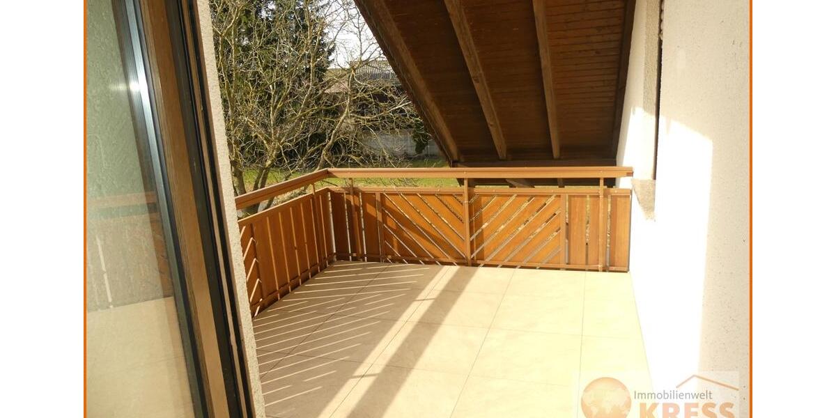 Dachgeschoßwohnung Flieden - 4 Zimmer, 118 m&sup2;, 600&euro; | Angebot:25307981