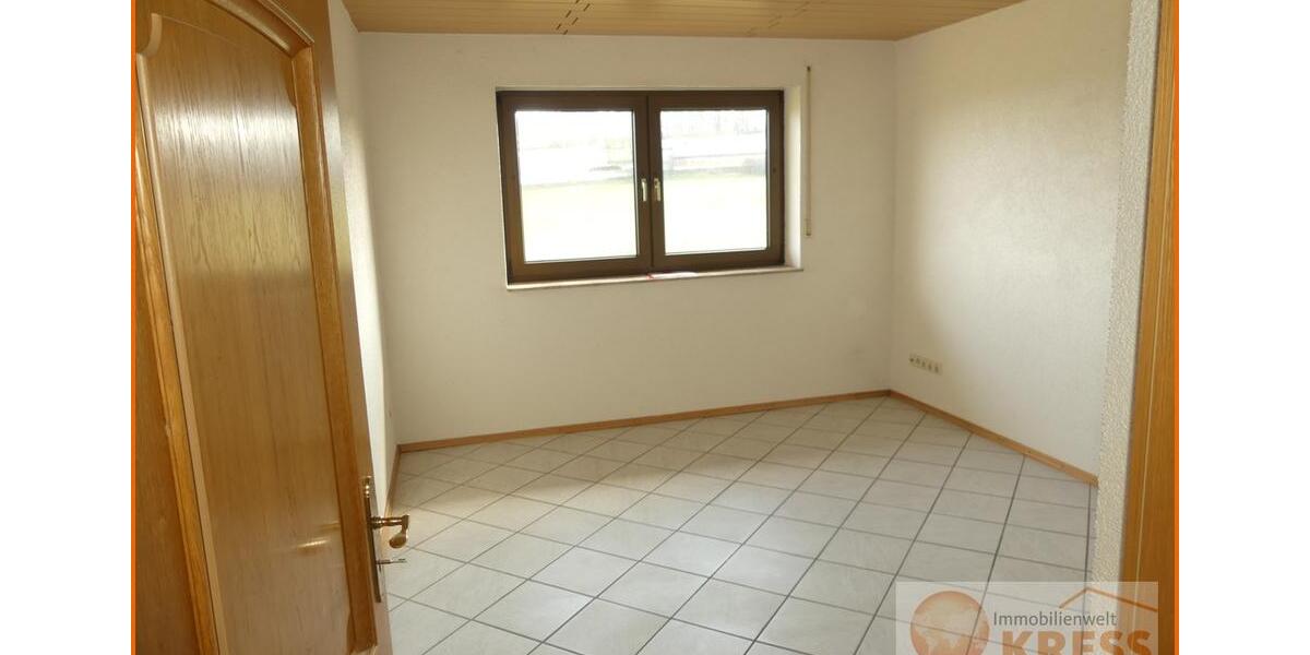 Etagenwohnung Flieden - 4 Zimmer, 136 m&sup2;, 650&euro; | Angebot:25306618