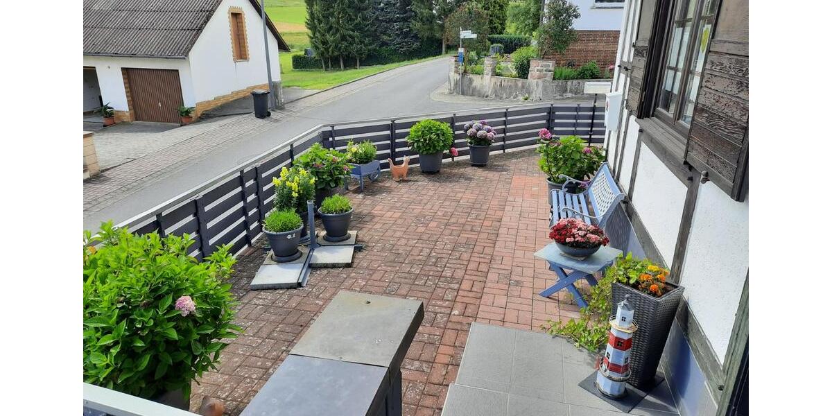 Einfamilienhaus Hosenfeld - 5 Zimmer, 210 m&sup2;, 325.000&euro; | Angebot:22211348