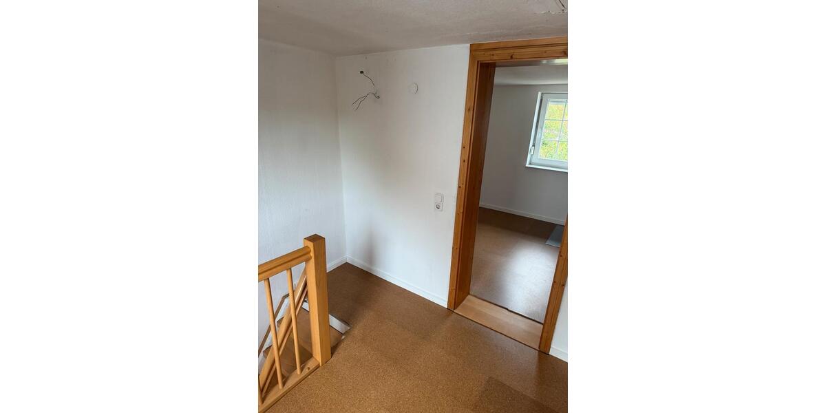 Reihenhaus Niederaula - 2 Zimmer, 132 m&sup2;, 148.000&euro; | Angebot:25650233