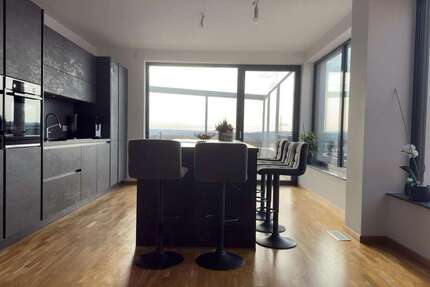 Wohnung Petersberg - 3 Zimmer, 159 m&sup2;, 1.910&euro; | Angebot:25541426