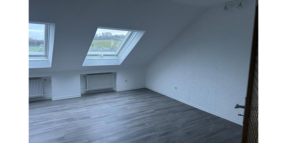 Dachgeschoßwohnung Fulda Aschenberg - 2.5 Zimmer, 77 m&sup2;, 700&euro; | Angebot:25262391