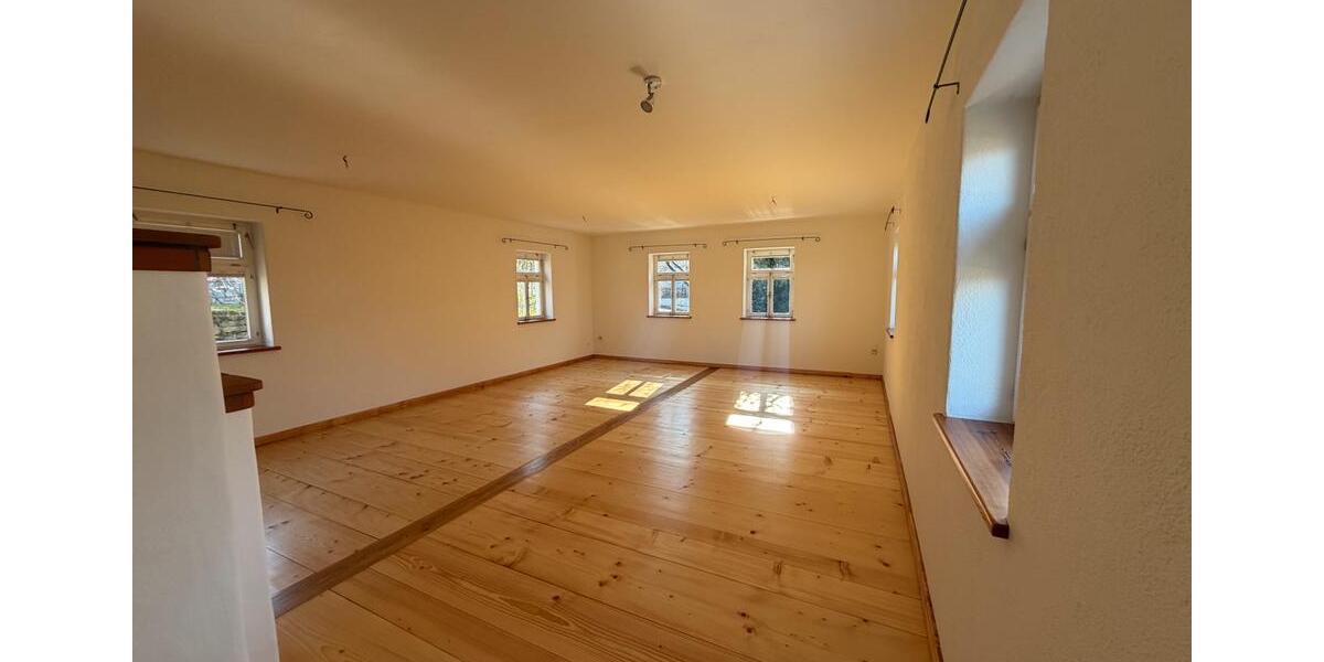 Einfamilienhaus Schlüchtern - 3 Zimmer, 150 m&sup2;, 1.600&euro; | Angebot:25964514