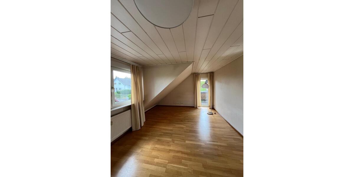 Dachgeschoßwohnung Sinntal - 3 Zimmer, 80 m&sup2;, 575&euro; | Angebot:26044453