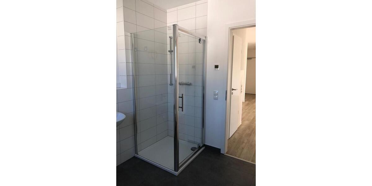 Dachgeschoßwohnung Petersberg - 2 Zimmer, 71 m&sup2;, 780&euro; | Angebot:26067434