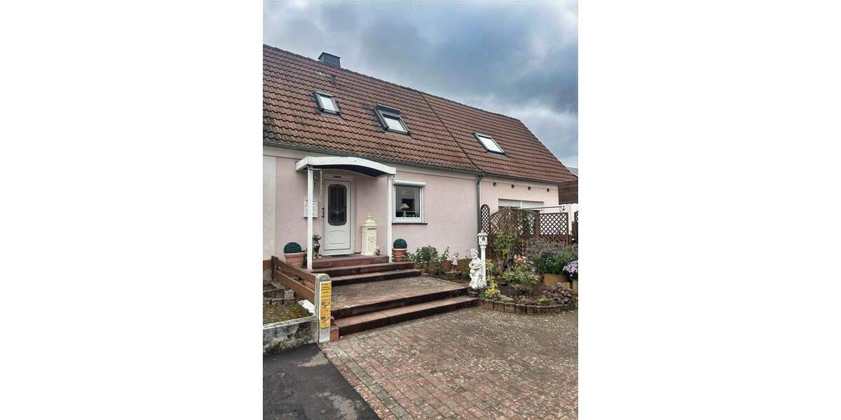 Doppelhaushälfte Großenlüder - 5 Zimmer, 185 m&sup2;, 375.000&euro; | Angebot:25664844