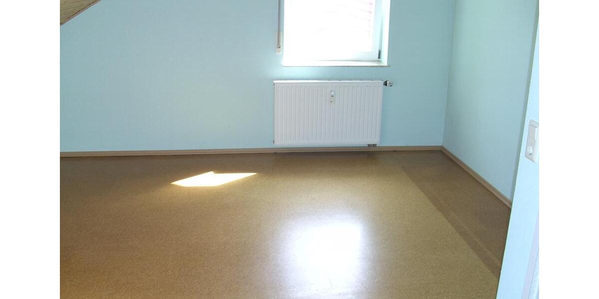 Dachgeschoßwohnung Schlitz - 2 Zimmer, 60 m&sup2;, 500&euro; | Angebot:26018268