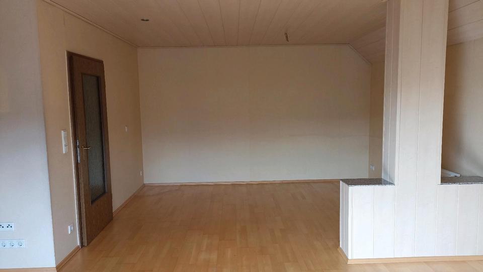 Dachgeschoßwohnung Fulda Aschenberg - 3 Zimmer, 95 m&sup2;, 850&euro; | Angebot:26626604