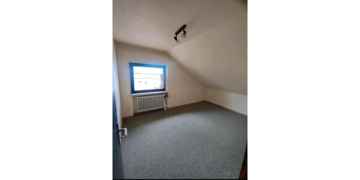 Dachgeschoßwohnung Künzell - 3 Zimmer, 65 m&sup2;, 700&euro; | Angebot:24946551