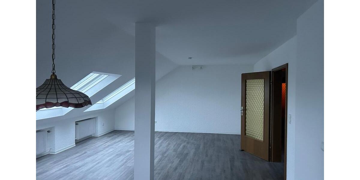 Dachgeschoßwohnung Fulda Aschenberg - 2.5 Zimmer, 77 m&sup2;, 700&euro; | Angebot:25262391