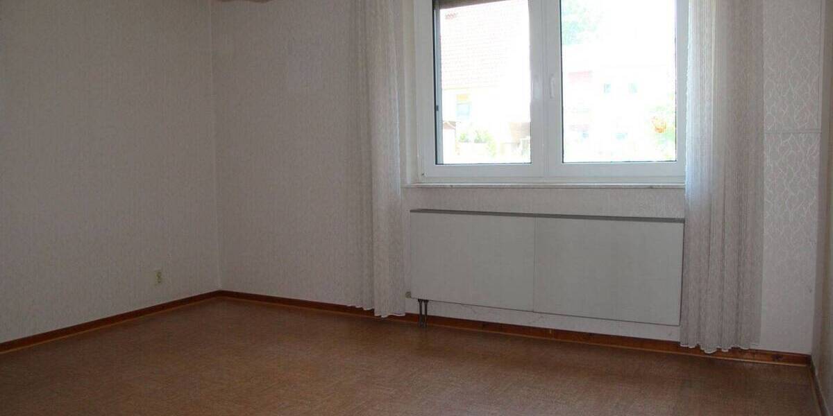 Mehrfamilienhaus, Wohnhaus Herbstein Altenschlirf - 7 Zimmer, 153 m&sup2;, 185.000&euro; | Angebot:26751885