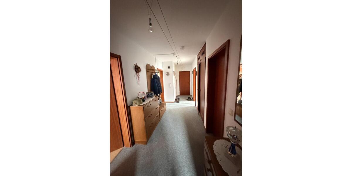 Dachgeschoßwohnung Petersberg - 3 Zimmer, 76 m&sup2;, 229.000&euro; | Angebot:25944122