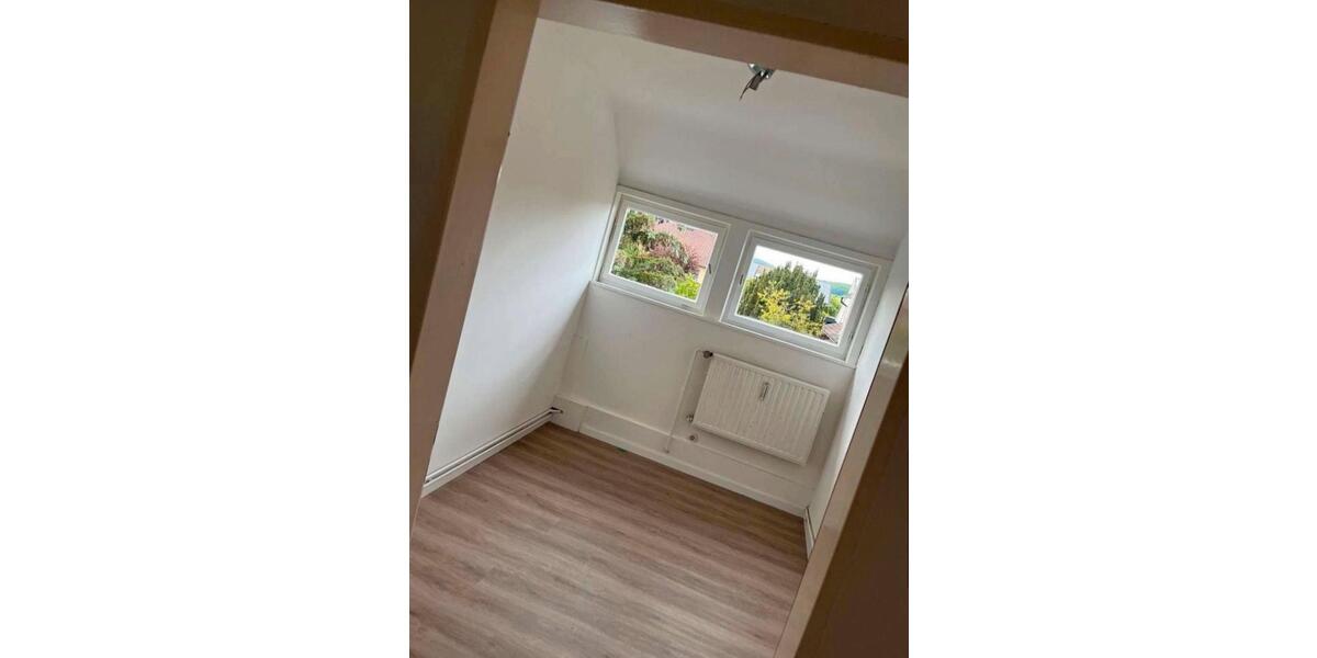 Einfamilienhaus Eiterfeld - 6 Zimmer, 102 m&sup2;, 190.000&euro; | Angebot:27056511