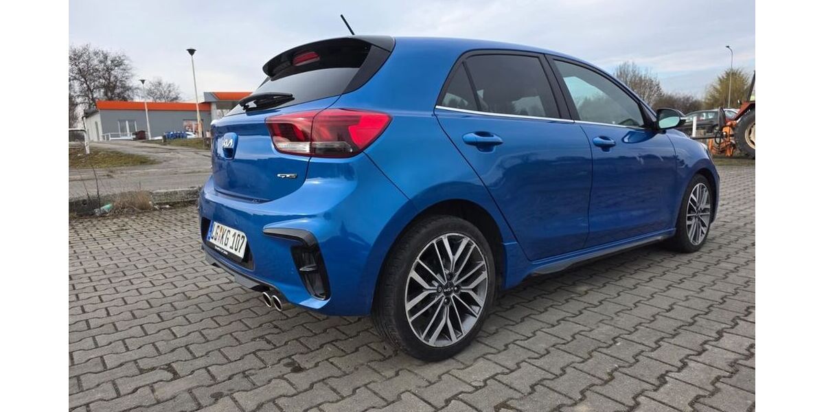 Kia Rio 36.000 km 15.800 &euro; Grebenau - Schwarz 36323