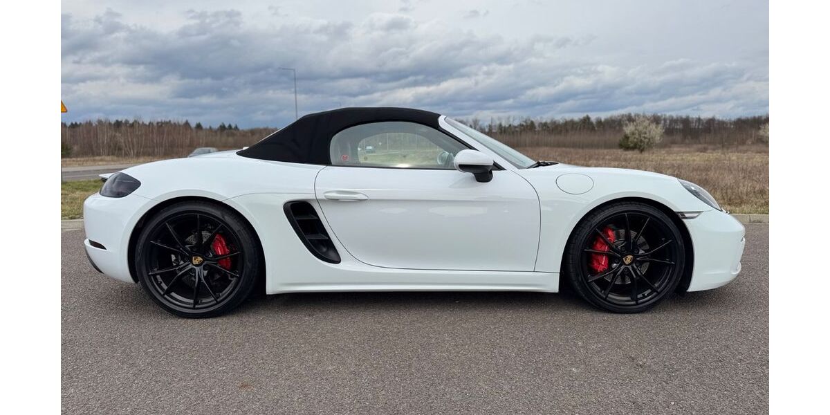 Porsche Boxster 48.000 km 49.500 &euro; Grebenau - Schwarz 36323