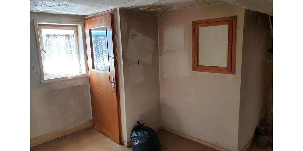 Einfamilienhaus Niederaula - 2 Zimmer, 150 m&sup2;, 79.000&euro; | Angebot:23590007