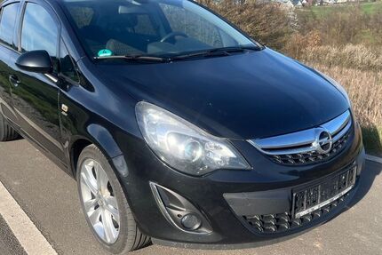 Opel Corsa 303.000 km 2.900 &euro; Hosenfeld 36154