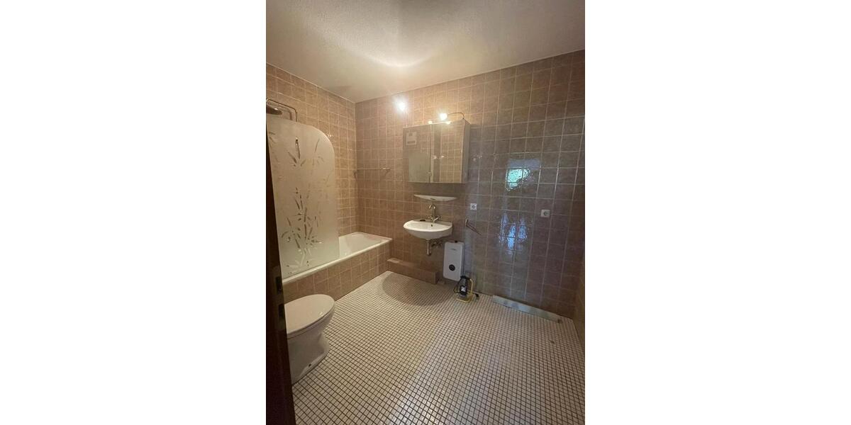 Etagenwohnung Schlüchtern - 3 Zimmer, 93 m&sup2;, 850&euro; | Angebot:25981872