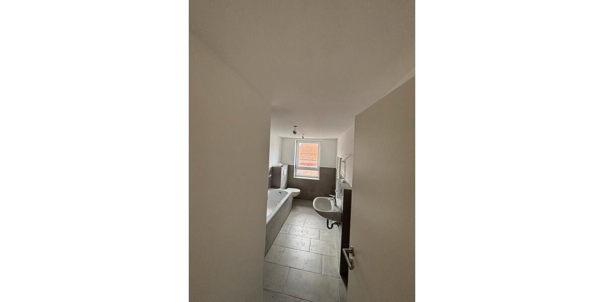 Dachgeschoßwohnung Burghaun - 5 Zimmer, 130 m&sup2;, 1.150&euro; | Angebot:25416520