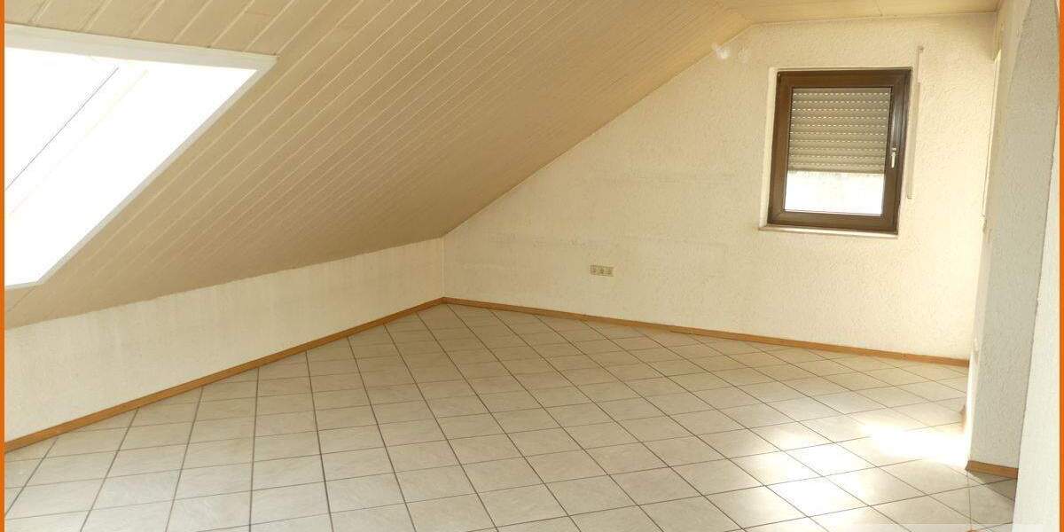 Etagenwohnung Flieden / Stork Stork - 4 Zimmer, 118 m&sup2;, 600&euro; | Angebot:26230920