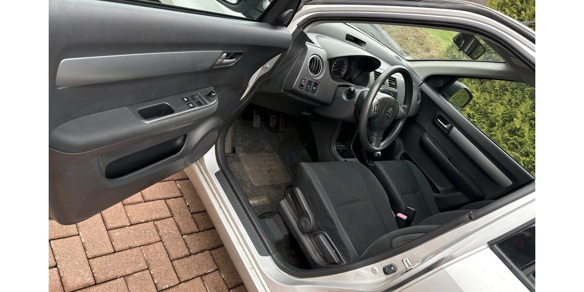 Suzuki Swift 217.000 km 2.699 &euro; Petersberg 36100