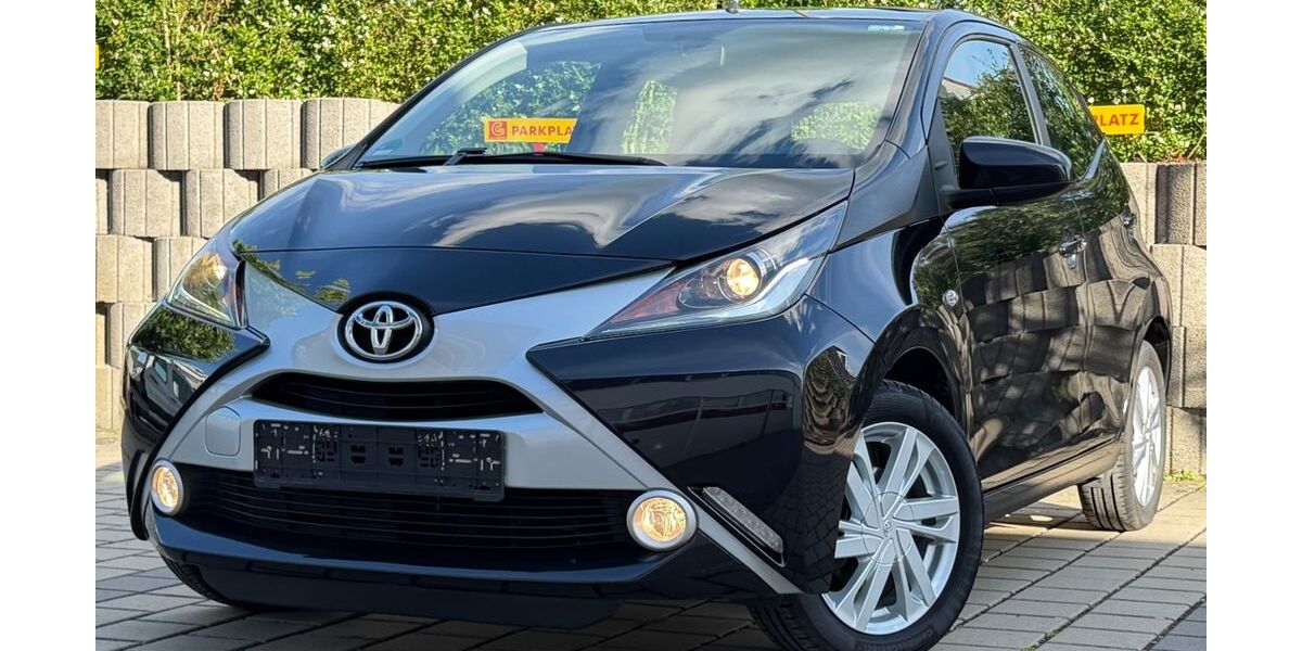 Toyota Aygo (X) 82.400 km 7.299 &euro; Fulda 36043