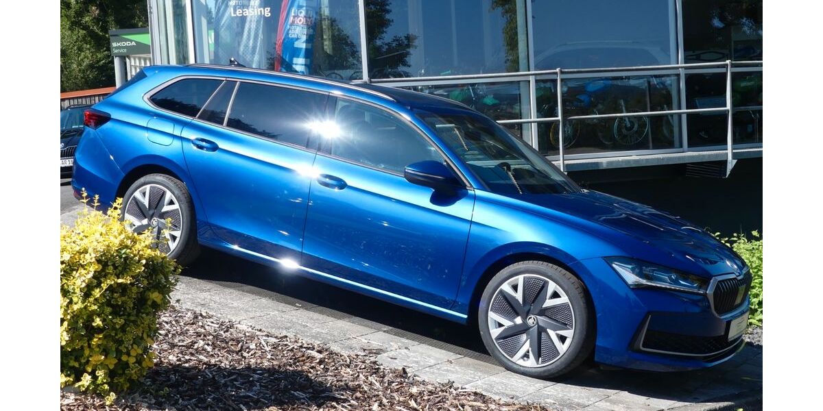 Skoda Superb 1.043 km 44.900 &euro; Buttlar 36419