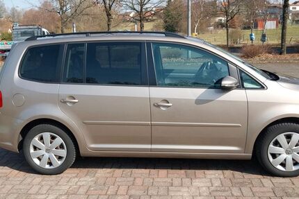 VW Touran 159.061 km 8.300 &euro; Flieden 36103