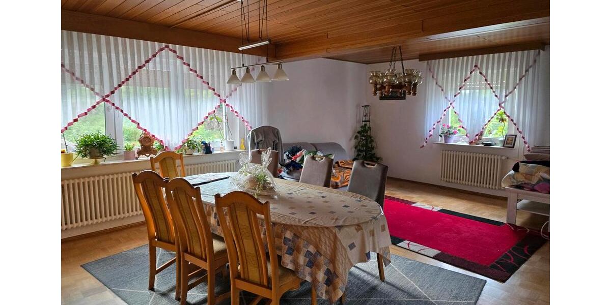 Einfamilienhaus Eiterfeld - 9 Zimmer, 220 m&sup2;, 300.000&euro; | Angebot:26770391