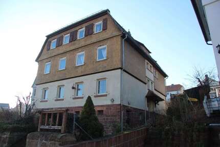 Haus Schlitz - 12 Zimmer, 325 m&sup2;, 350.000&euro; | Angebot:24713253